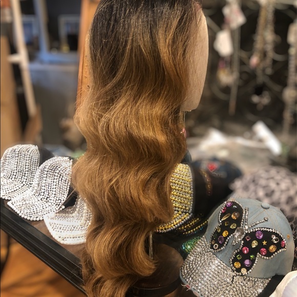 Wigs - Picture 4 of 6